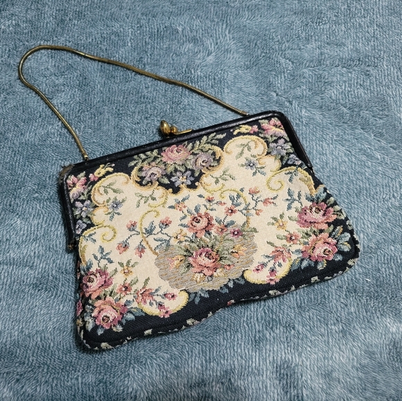 Vintage embroidered tapestry clutch - Picture 4 of 8
